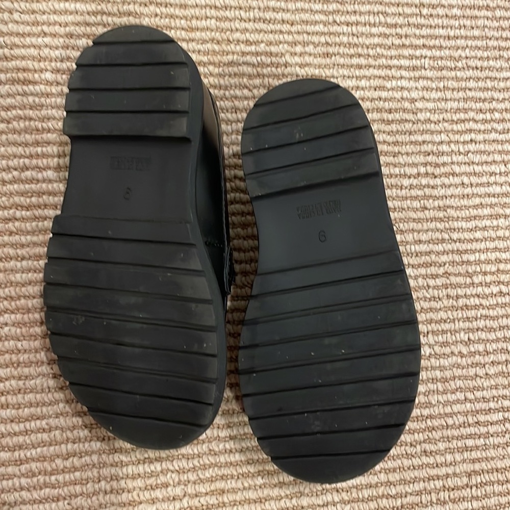 Gap size 9 black loafer shoes - Picture 4 of 4